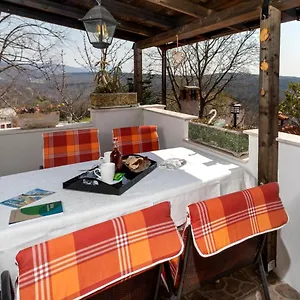 Appartement Pod Lipom, Roč